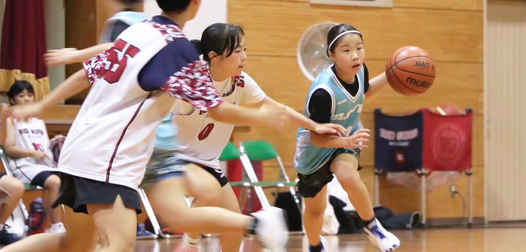 熊本の女子バスケットクラブチームBLOVERのユニフォーム・練習着写真