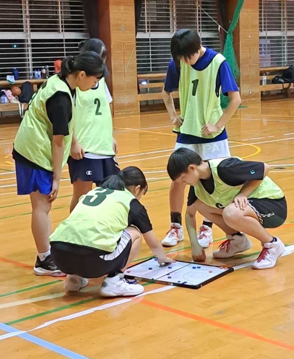 熊本の女子バスケットクラブチームBLOVERのユニフォーム・練習着写真